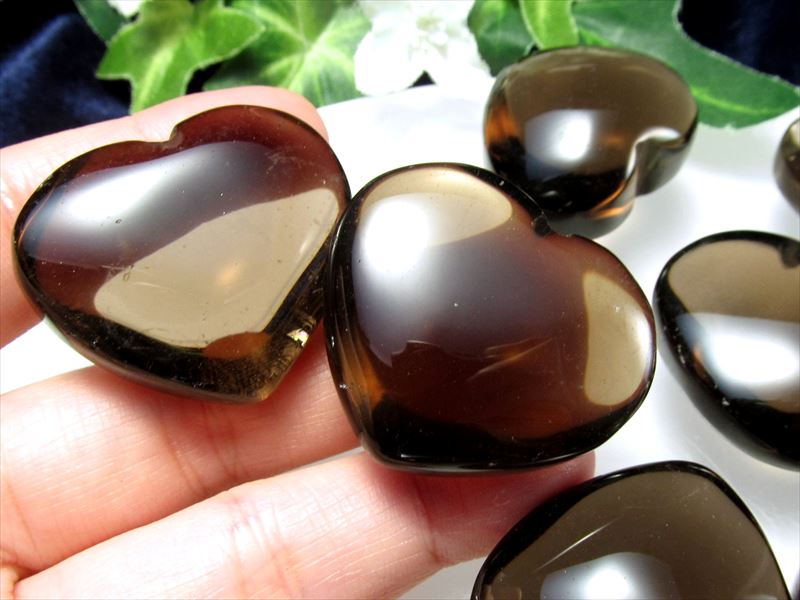 スモーキークォーツ 煙水晶 ハート型 タンブル 詰め合わせ 重さ約50g 一袋3-4個入り 大自然が生んだ奇跡の石 スモーク 魔除け・厄除けのお守りに 茶水晶