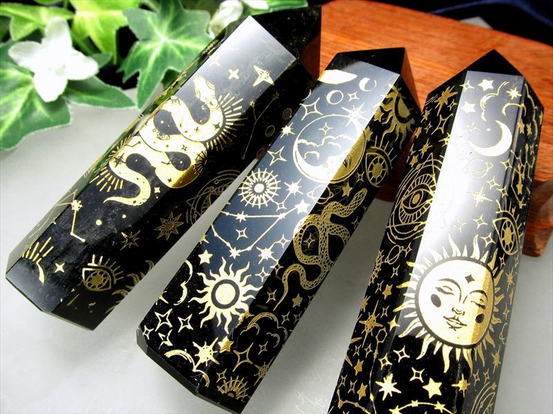 幻想的な模様入り オブシディアン ポイント 重さ約40g-50g 金塗 ゴールドカラー 魔除け・厄除けの石 黒曜石 六角柱 メキシコ産 パワーストーン 天然石