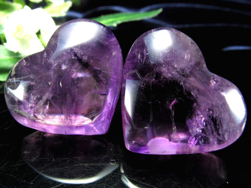 ぷっくり濃厚パープル アメジスト ハート タンブル 1個売り 重さ約70g-80g 超透明 ぷっくりとしたかわいいハート型のタンブル 可愛らしいミニサイズ