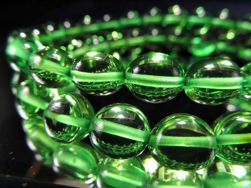 4A グリーンアンバー ライスタンブル ブレスレット 幅約6.5mm-7.5mm 不定形丸タンブルタイプ 発色美しいリトアニアアンバー 希少入荷 バルト海産