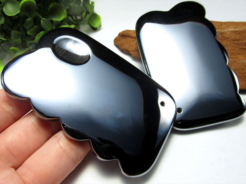 大きめサイズ テラヘルツ鉱石 かっさ 穴あり 1個売り 幅約8cm×5cm前後 つやつや光沢で鏡のような表面 2026年 検査機関にて検査済み 本物保証 返品保証