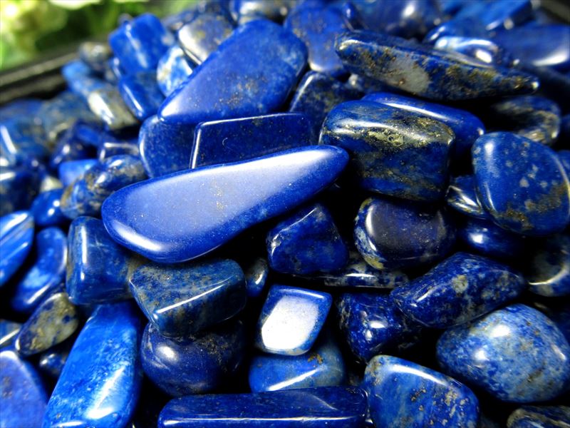 品質UP 5A 艶々ラピスラズリ 青金石 さざれ 200グラム 粒の大きさ平均9mm-24mm 極上 幸運を呼び寄せる石 浄化用 インテリアに アフガニスタン産 sa-s