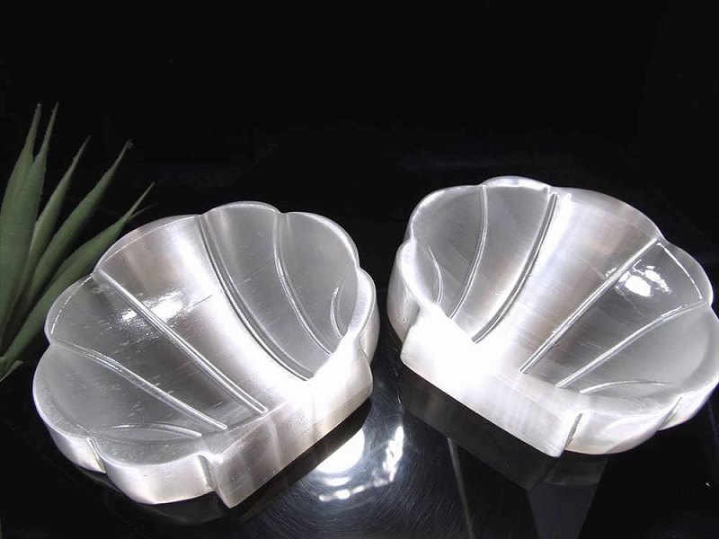 1個売り 美品キャッツアイ セレナイト (ジプサム 透石膏) シェル型小皿 最大幅約8cm-10cm×厚さ2cm 聖母マリアのガラス シルクのような繊維質 メキシコ産