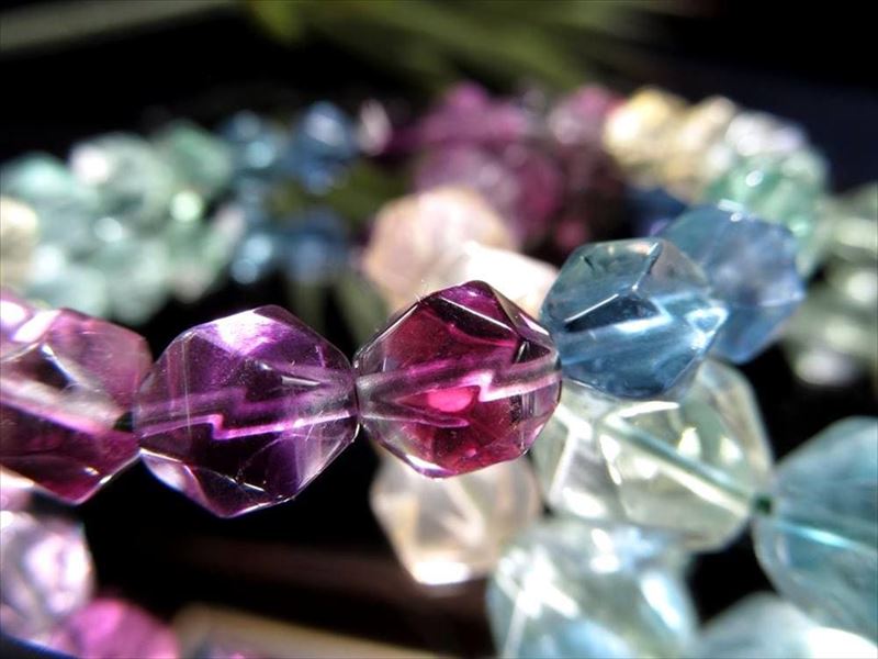 グラデーション フローライト 蛍石 20面カット ブレスレット 約9mm×19珠前後 グラデーションカラー 受験のお守りに 多彩な色味を楽しめる美しい蛍石