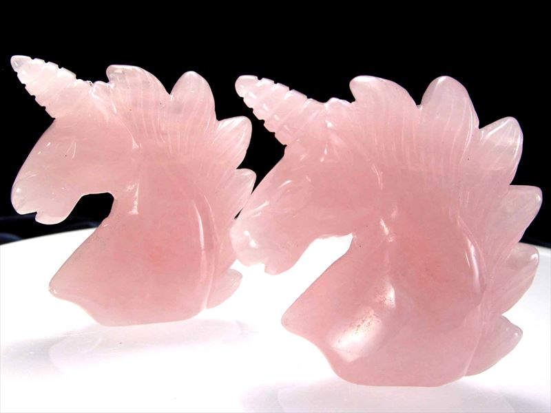 ローズクォーツ ユニコーン 彫り 高さ約50mm 重さ45g-55g前後 1個売り 恋愛運上昇 インテリアに 風水グッズ ユニコーン 置物 パワーストーン 天然石