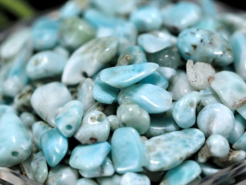 加工用穴あき粒MIX ラリマー ブルーペクトライト さざれ石 約100g入り 粒の大きさ約4mm-10mm 絶大な人気を誇る天然石 浄化用・インテリアに サザレ石