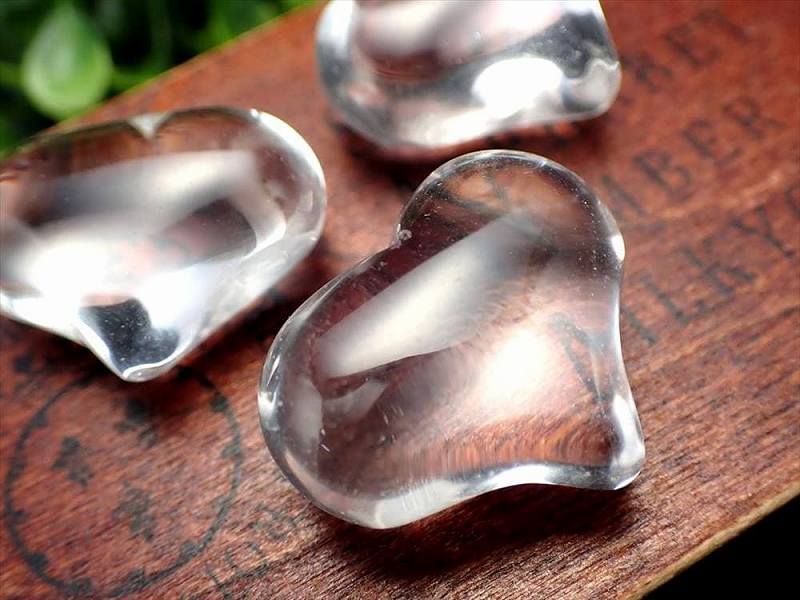 天然水晶 ハート型 タンブル 横25mm×縦21mm 1個売り ハート彫り ぷっくりかわいいハート クリスタル パワーストーン tn-p パワーストーン 天然石