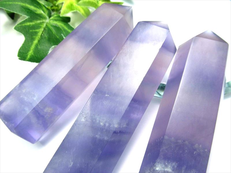 幻影パープルフローライト 蛍石 ポイント 重さ 115g-135g パープルフローライト六角柱ポイント 超透明縞々模様 未熟な部分を成長させてくれる石 ブラジル産