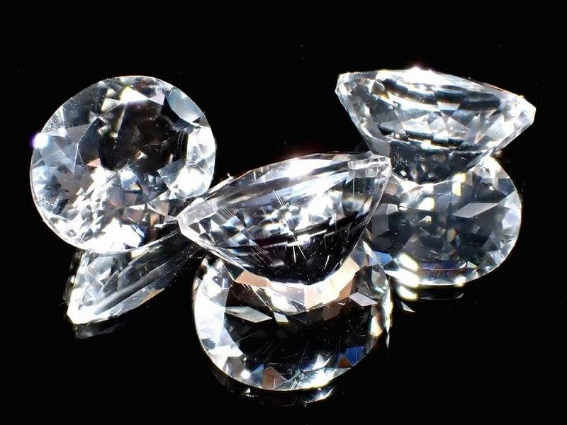 大特価 宝石質ペタライト ルース 縦最大幅約9mm前後 約1.35ct-1.4ct 1個売り ネガティブなエネルギーを浄化 葉長石 オーバルカット 天使の石