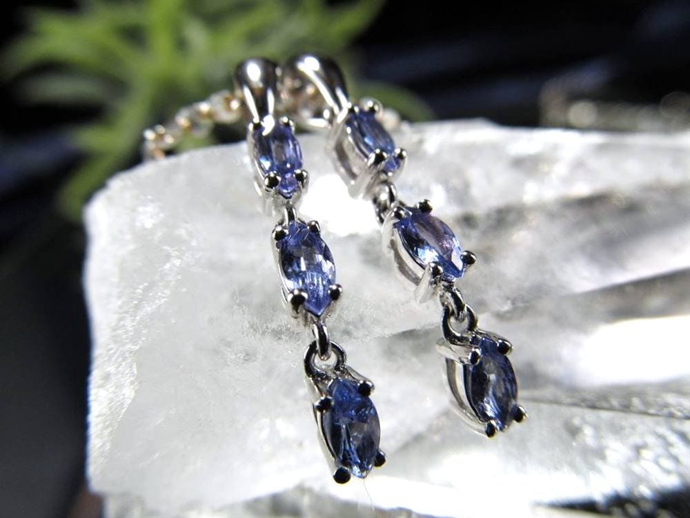 極上5A 宝石質 ゆらゆら揺れるタイプ 3連 タンザナイト ペンダントトップ マーキスカット 石サイズ約4.5mm 全長約19mm 1個売り ゆらゆら揺れるタイプ