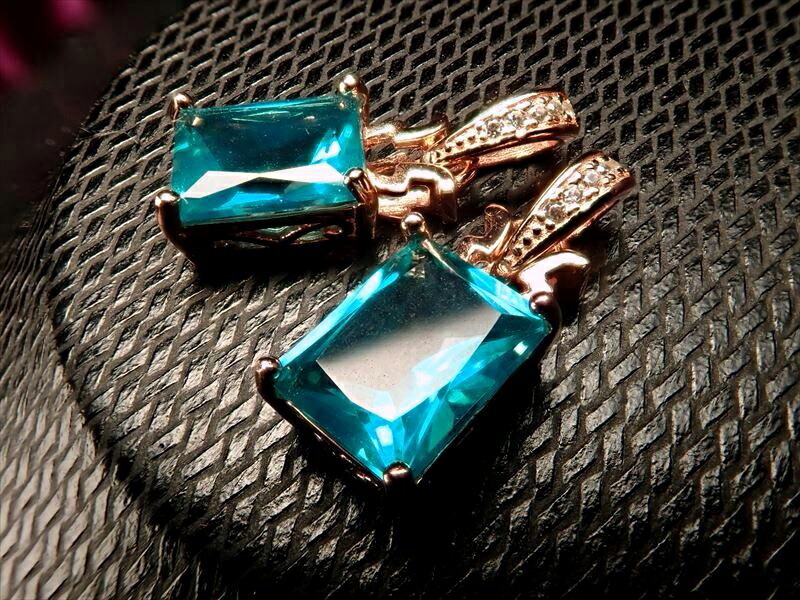 激安宣言 5A ブルーグリーンミスティックトパーズペンダントトップ スクエアカット型 石サイズ縦約9mm×横約7mm 1個売り ジルコニア装飾バチカン ブラジル産