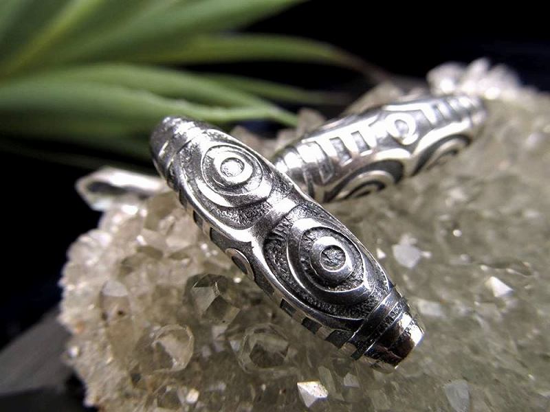 高純度の銀製 シルバー龍眼天珠 りゅうがんてんじゅ 長さ約26mm 1個売り 豪華絢爛 足銀 銀99% 天珠 パワーストーン 天然石