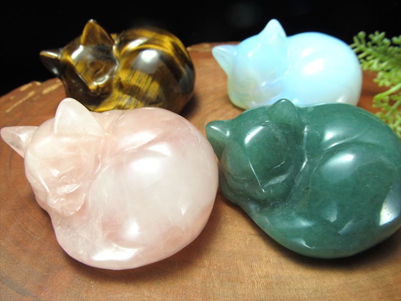 選べる4種 眠り猫 天然石置物 重さ70g-80g前後 癒しの眠り猫 愛おしいお昼寝にゃんこ 小ぶりな手のひらサイズ パワーストーン 天然石