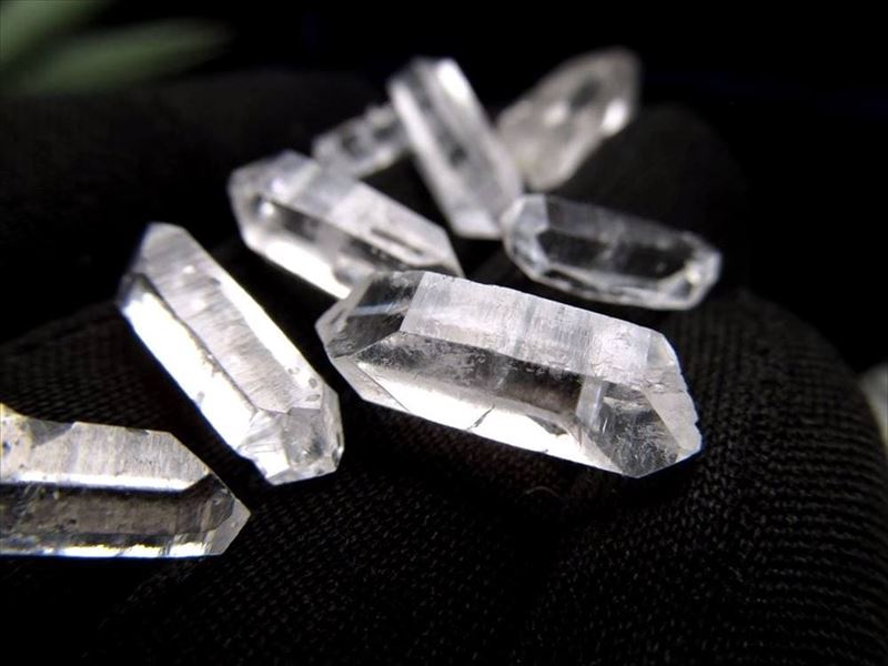 良質 見事なダブルポイント パキスタン産 水晶ダブルポイント原石詰め合わせ 約30g サイズ平均約3-20mm 全てを清める万能ストーン 浄化・インテリアに