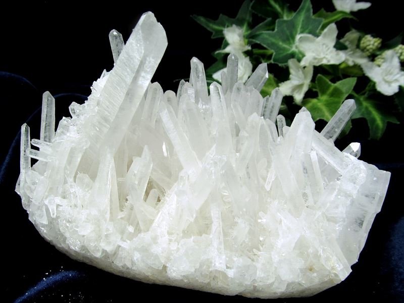 四川水晶 針状 水晶クラスター 最大幅100mm 重さ304.5g 超人気針状群生 ブレスの浄化 原石 1点もの 四川省産 パワーストーン 天然石