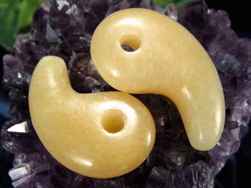 1個売り Lサイズ アラゴナイト勾玉 まがたま 縦約30×横約17mm メキシコ産 tn-p