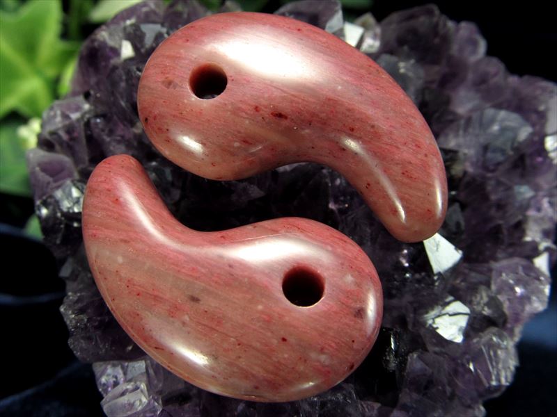 1個売り L サイズ ピーモンタイトシスト勾玉 まがたま 縦約30mm×横約17mm 天然石 南アフリカ産 tn-p パワーストーン 天然石