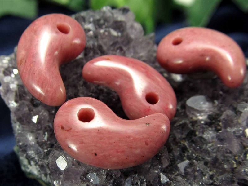 1個売り Sサイズ ピーモンタイトシスト 勾玉 まがたま 縦約14mm×横約9mm 南アフリカ産 パワーストーン 天然石