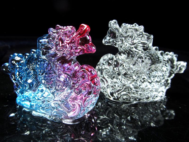 選べる8色のドラゴン Sサイズ アクリル製 龍神 モチーフ置物 1個売り 高さ約45mm前後 重さ約60g前後 運気上昇 昇竜 宝珠持ち 龍雲あり 商売繁盛・子孫繁栄