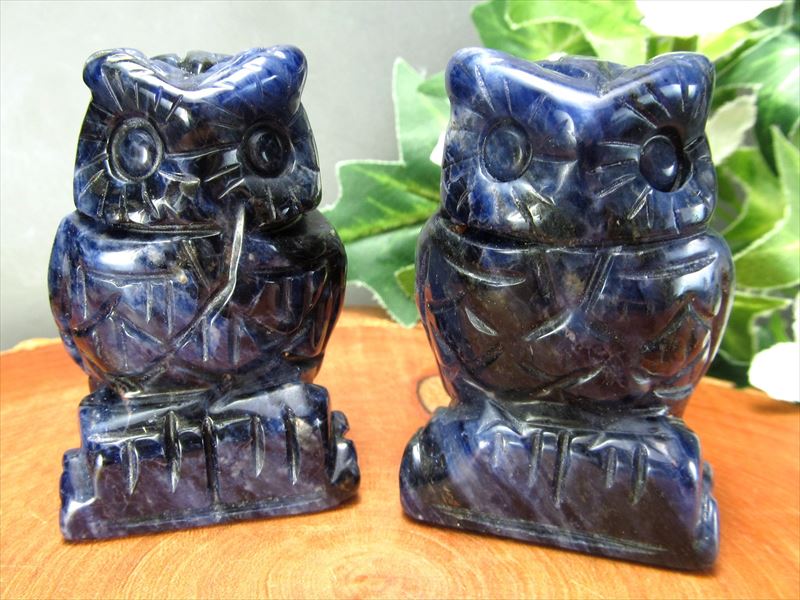 ソーダライトフクロウ彫り 置物 重さ約65-75g ふくろう 不苦労 夢や目標のサポートをする石 ブラジル産 パワーストーン 天然石