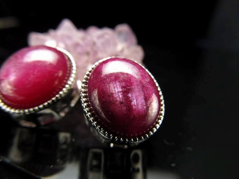 ルビー ペンダントトップ ブレスレットパーツ 1個売り 石サイズ縦約11.7mm Silver925 華美すぎないシックな色合い 勝利と情熱を象徴する石 ミャンマー産