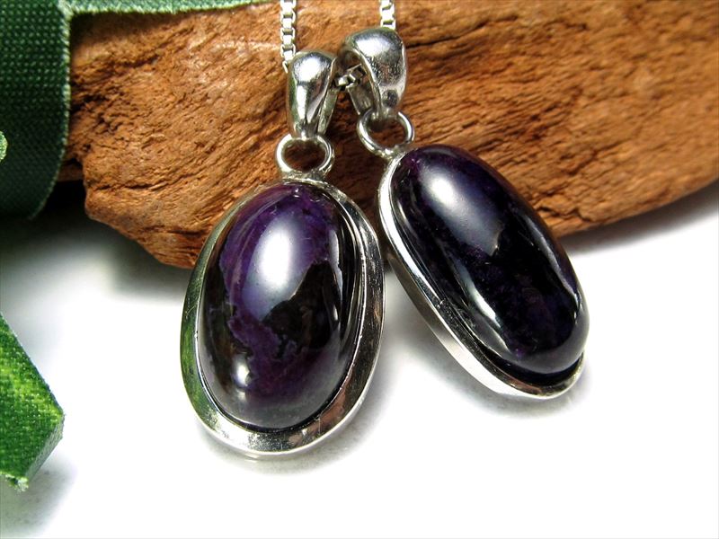 濃厚発色 スギライト ペンダント トップ オーバル型 1個売り 1.5g-3.0g 極上濃い紫 極上天然石 Silver925 南アフリカ産