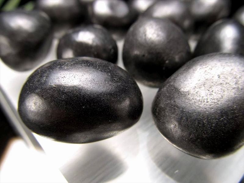 シュンガイト シュンガ石 タンブル 詰合せ 約200gセット 磨き石 ギャランティーカード付属 地球上で唯一の天然フラーレンを含む希少鉱物