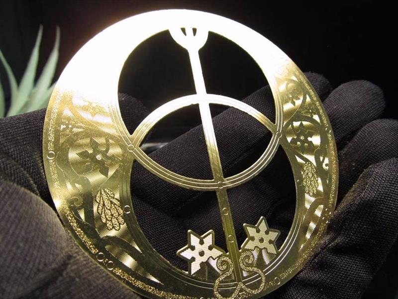 チャリスウェル 聖杯の泉 直径約79mm 厚み約0.6mm 1個売り ゴールドカラー 瞑想・浄化・波動などのヒーリングに 秘めたエネルギーを呼び覚ます