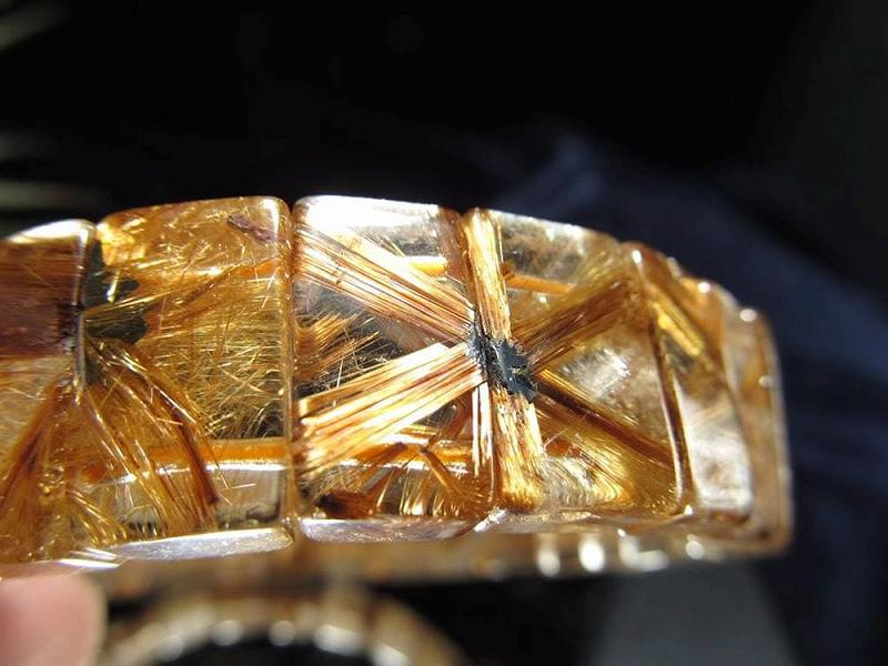 存在感抜群タイチンルチル 母岩入り アンティークゴールドルチルクォーツ タイガールチルクォーツ バングルブレスレット 幅約15mm-15.5mm 太陽放射