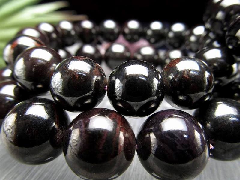 ブラックアイアン・スギライト ブレスレット 6.5mm-7mm×25珠前後 高級感のあるブラックメタリックカラー ヘマタイトとの共生 黒色の守護石