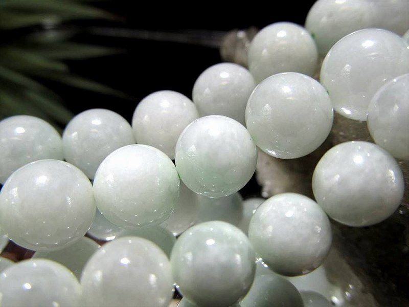 激安宣言 約10mm珠 ホワイトミャンマージェイド 翡翠：軟玉 一連 約38-40cm 儚げな雰囲気の白緑カラー 5月の誕生石 ミャンマー産 geki-sak パワーストーン