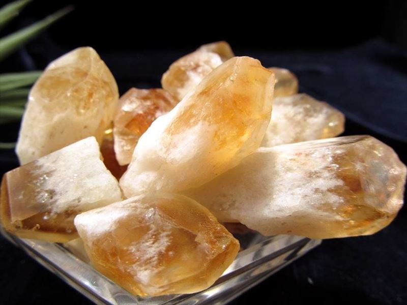 お買い得な詰合せ シトリンファントム ラフ原石 詰め合わせ 1袋約100g入り 結晶約20mm-90mm 希少なファントム入り 幻影黄水晶 豊かな富をもたらす幸運の石