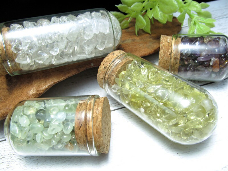 ディスプレイに最適！ クリスタルガラス ボトル 3個セット 直径約3cm 高さ約6cm 容量25ml コルク蓋付 Mサイズ hos