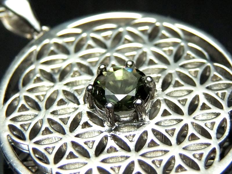 モルダバイト フラワーオブライフ ペンダントトップ 外径約32mm ダイヤモンドカット silver925 ナミビア・ハルダブ州産