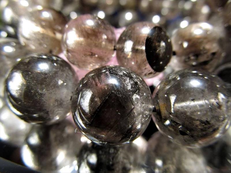 3A ブラックエレスチャルクォーツ ブレスレット 9mm-9.5mm×21珠前後 希少形状 山型や層状グラファイト入りも 金属光沢 シルバーシラー入り 水晶の最終形態