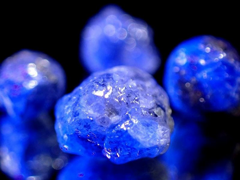 青色蛍光タイプ 天然蛍光ダイヤモンド 金剛石 結晶原石 1個売り 約0.5ct-0.6ct カラット ルースケース付属 コレクター必見 標本にも 南アフリカ産