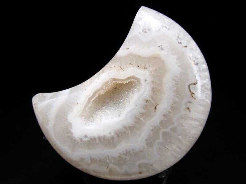 福運をもたらす笑顔の石 アゲート ジオード 月型 重さ195g フレーム台座付 瑪瑙&水晶 アゲート 笑福開運 インテリアやお守りに ブラジル産 hos