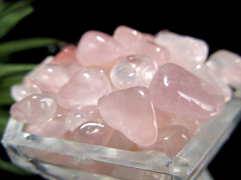 超希少モザンビーク産 ローズクォーツ さざれ 中粒タイプ 約200g入り 粒の大きさの平均約4mm-12mm 愛と美の女神アフロディーテの石 サザレ 紅石英