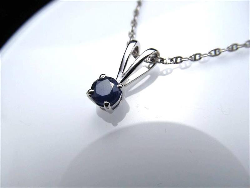 極上5A 宝石質サファイア 青玉 ペンダントトップ ラウンドカット 石サイズ縦約5mm 透明 勝利を呼ぶ石 SILVER925 ミャンマー産