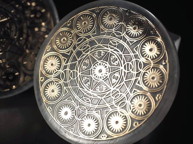 大人気商品 美品キャッツアイ セレナイト (ジプサム 透石膏) 魔法陣デザイン サークル型プレート タイプA 直径約4.5cm×厚さ約1.0cm 1個売り