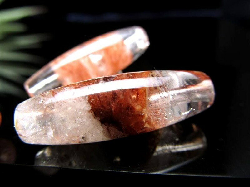 3Aグレード マニカランクォーツ 天珠型 ビーズ 石サイズ：長さ約30mm 1個売り 地球最後の秘境ヒマラヤより直送 希少なマニカラン産水晶原石削り出し