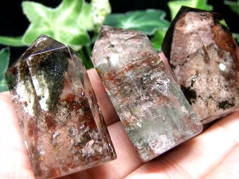 1個売り ガーデン水晶 ポイント 重さ40g-50g ガーデンクォーツ 千層ファントム グリーンファントム 貫入り 虹入り ルチル入りなど 六角柱 ブラジル産