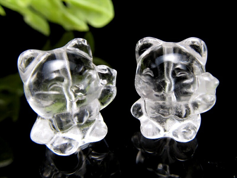 1粒売り 天然水晶 左手招き猫 全長約15mm 通し穴の直径約2mm 商売繁盛や良縁 身近な福を招いてくれるにゃんこ 全てを浄化し活性化させる万能ストーン