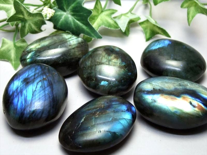 ラブラドライト タンブル 約200g入り 約3-5個入り 大人気つやつやタンブル ブルーシラー 天然石 パワーストーン マダガスカル産 tn-s