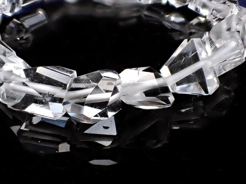 超透明宝石質 ペタライト 葉長石 不定形 タンブル カット ブレスレット 幅約5.5mm-9mm キラキラ カット ネガティブなエネルギーを浄化 別名 天使の石