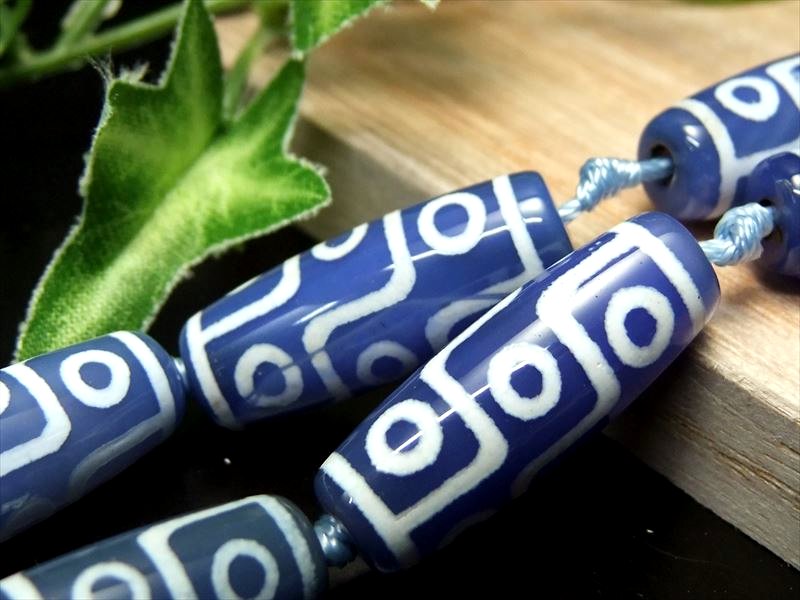 ブルーカラー瑪瑙天珠 九眼天珠(くがんてんじゅ) 連 最大長さ約29mm前後 10個の連売り 立身出世・願望実現・合格祈願・必勝祈願