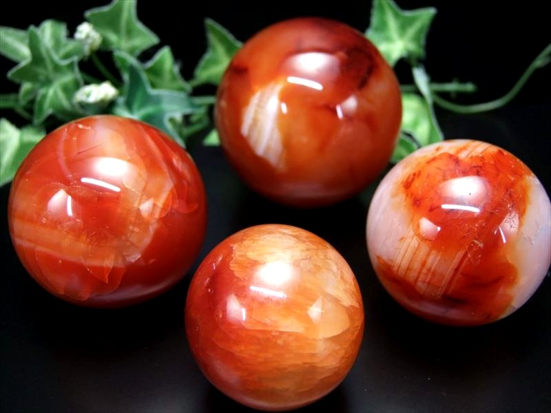 サードオニキス 丸玉 直径約44mm-46mm 赤縞瑪瑙 自然がつくりあげた神秘的なアート つやつや褐色 夫婦の幸せのお守り 絆を育む石 8月の誕生石 ブラジル産