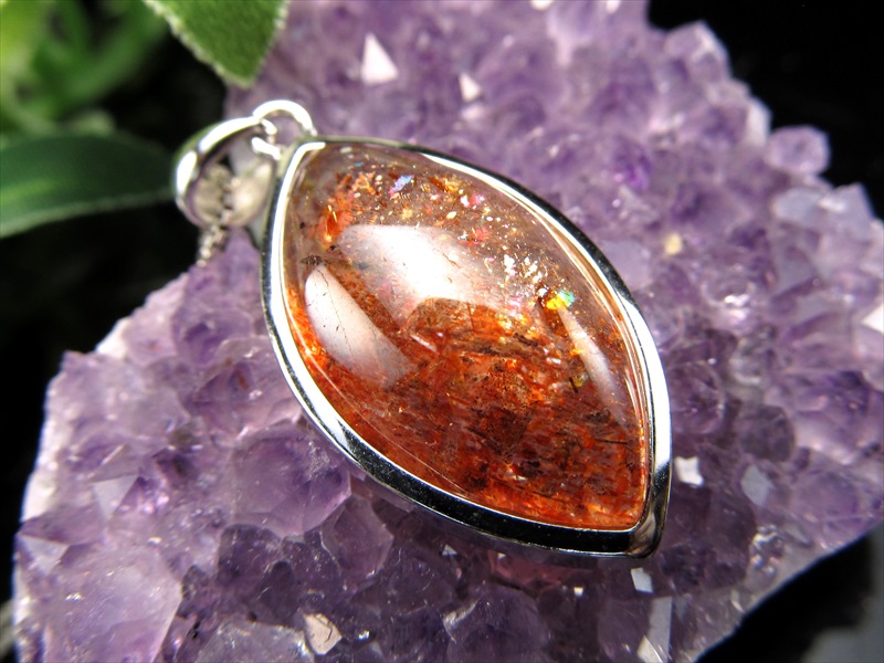 極上濃色 煌めくアベンチュレッセンス サンストーン 日長石 ペンダントトップ Silver925 縦約34mm×横約15mm うる艶オレンジ