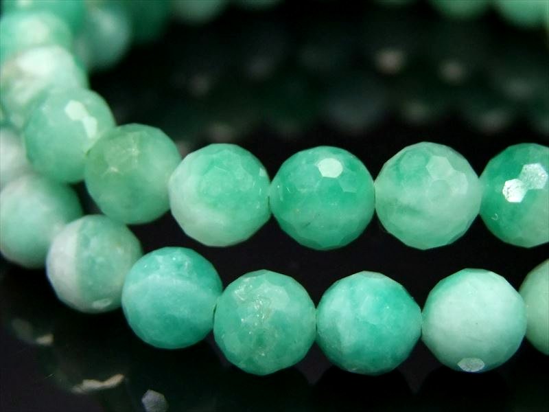 入荷分限定 4本のみ エメラルド カット ブレスレット 6.5mm-7mm×27珠前後 キラキラカット 世界四大宝石の一つ 愛成就のお守り 叡智の象徴 翠玉 ブラジル産