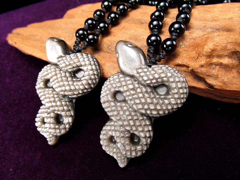 シルバーオブシディアン 蛇モチーフ ネックレス サイズ調整可能 58cm-72cm 厄除け 手彫り巳ネックレス 被れるタイプ